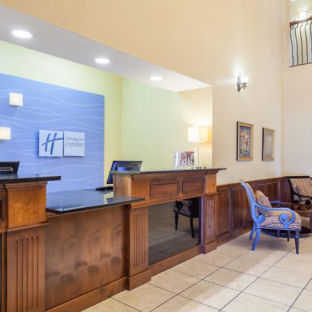 Holiday Inn Express Hotel & Suites Clarksville Екстериор снимка