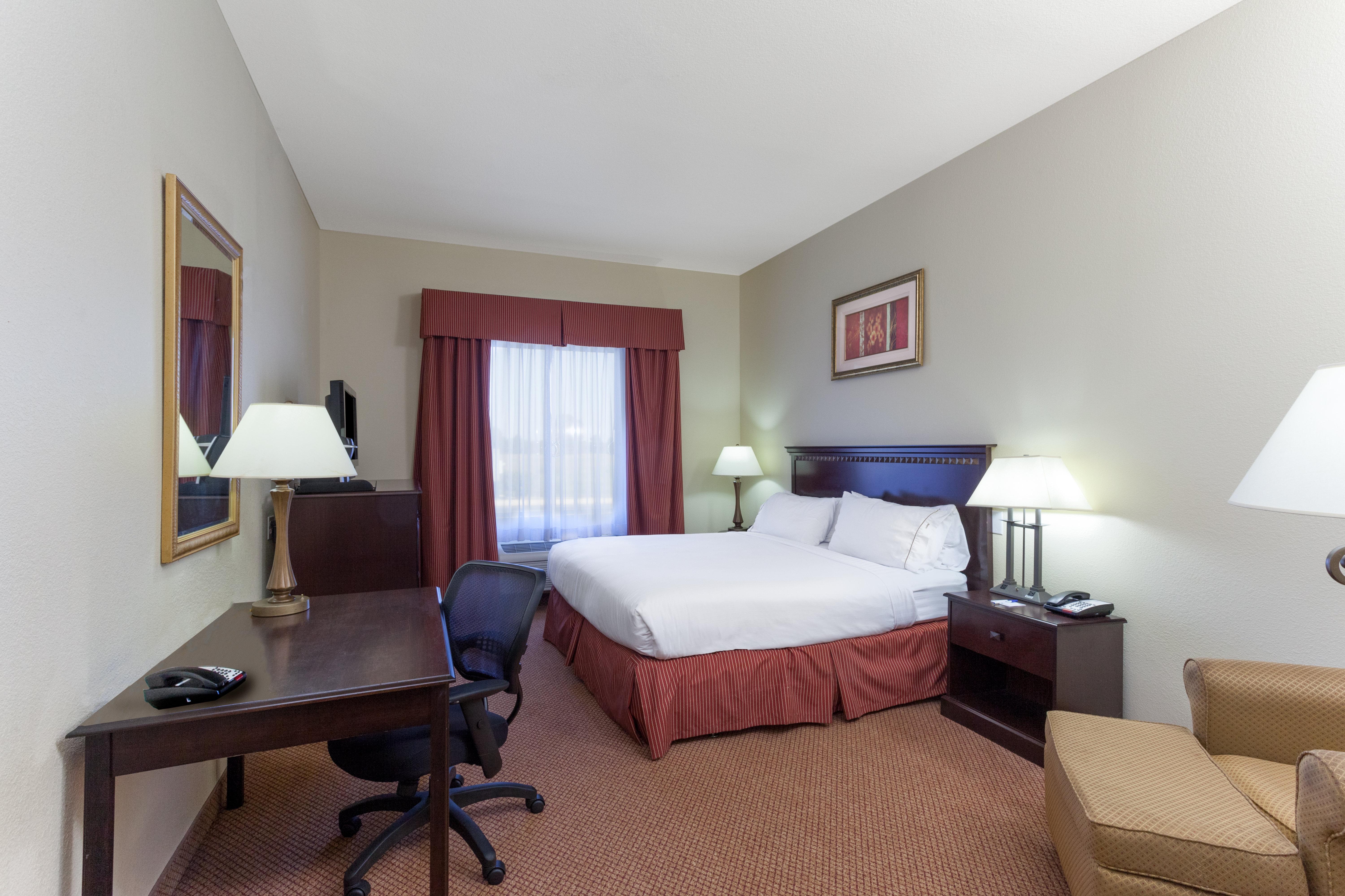 Holiday Inn Express Hotel & Suites Clarksville Екстериор снимка