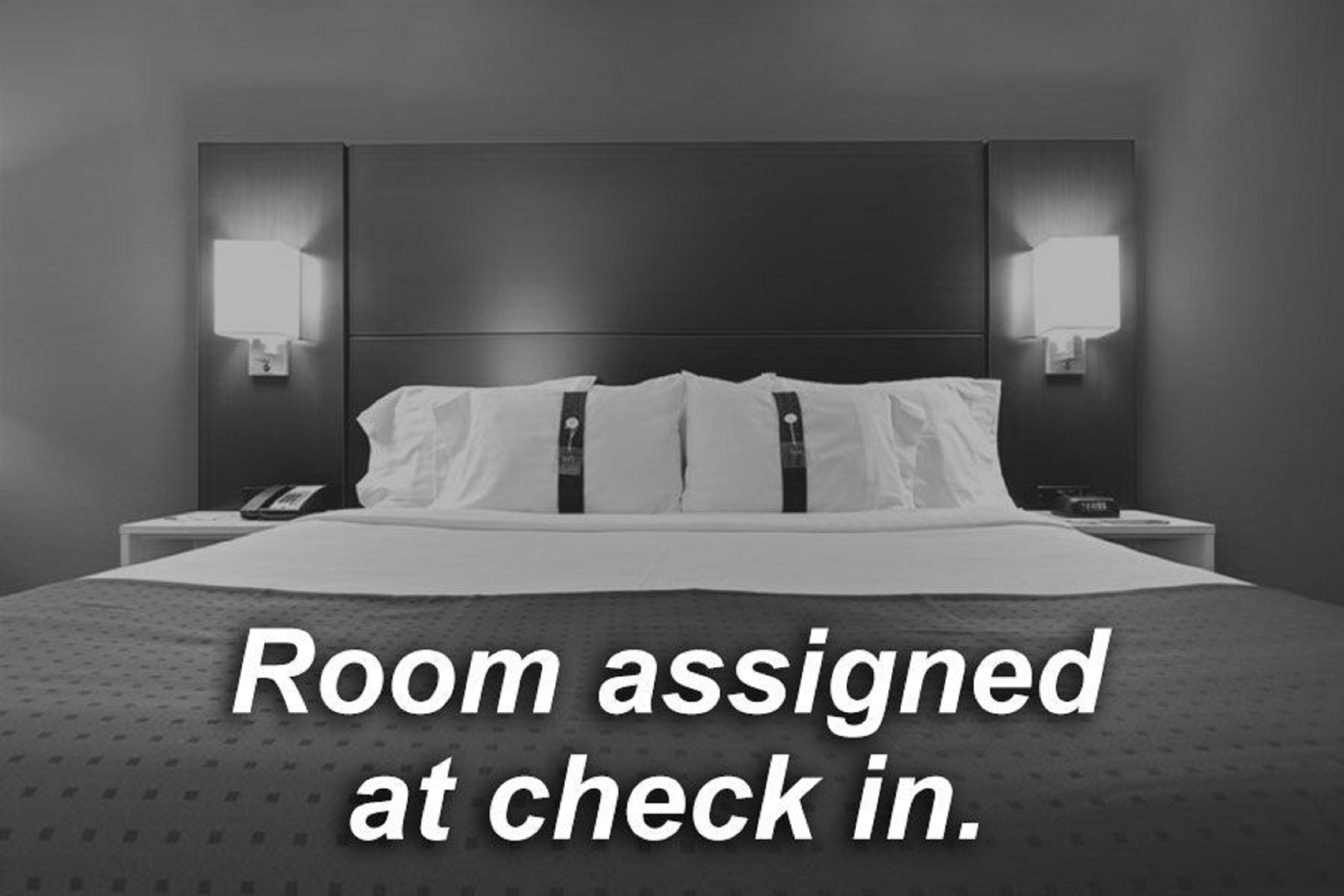 Holiday Inn Express Hotel & Suites Clarksville Екстериор снимка