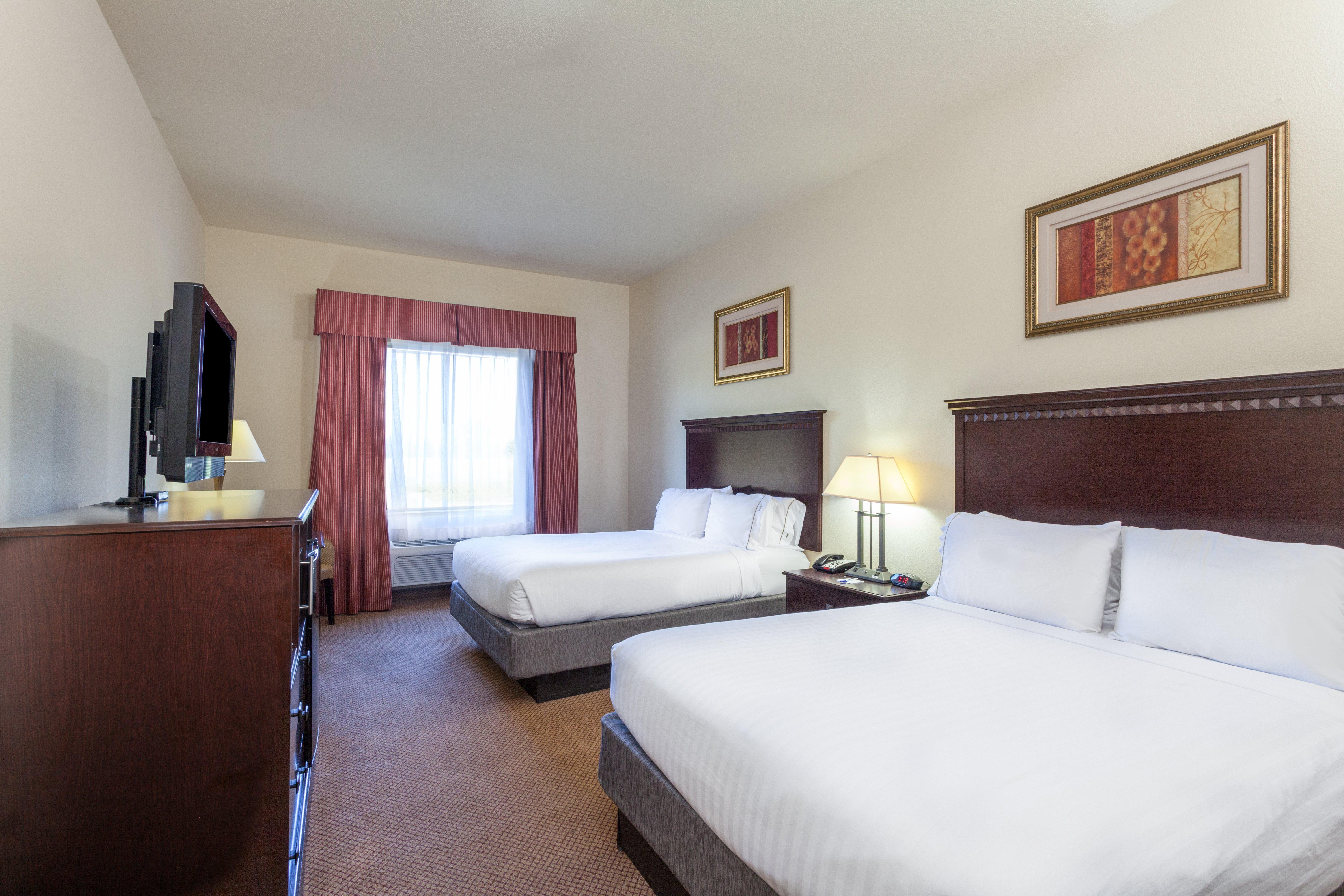 Holiday Inn Express Hotel & Suites Clarksville Екстериор снимка