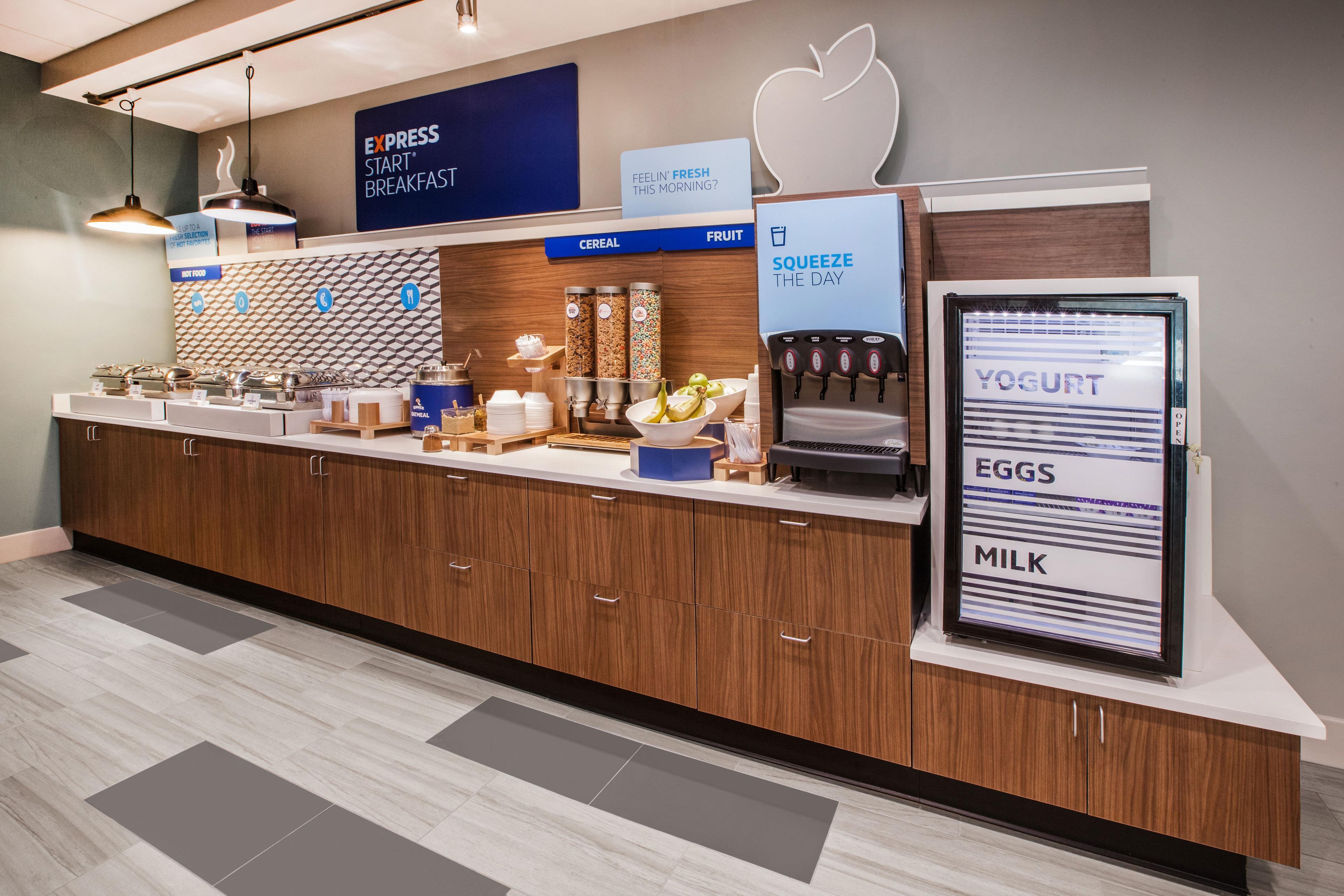 Holiday Inn Express Hotel & Suites Clarksville Екстериор снимка