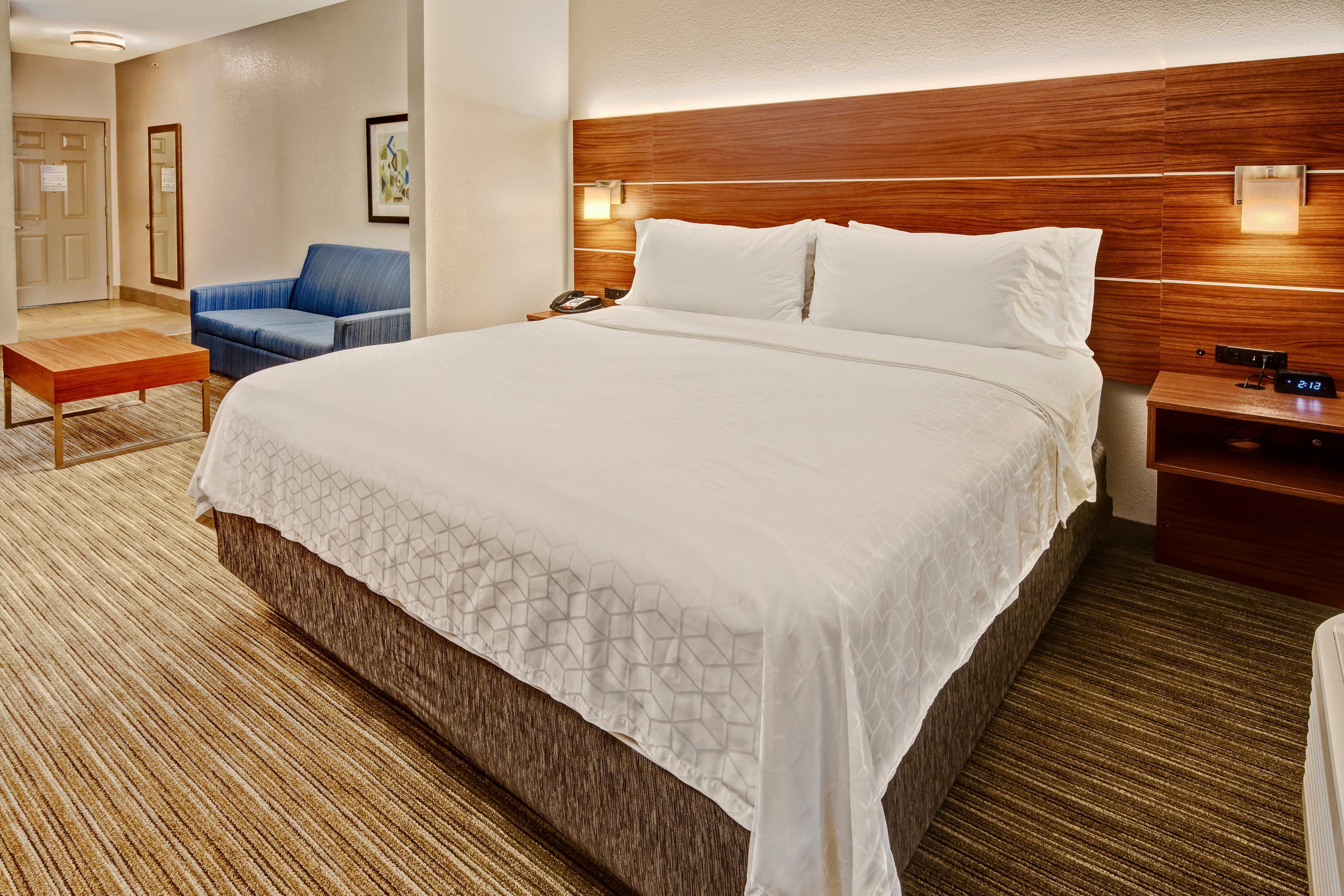 Holiday Inn Express Hotel & Suites Clarksville Екстериор снимка