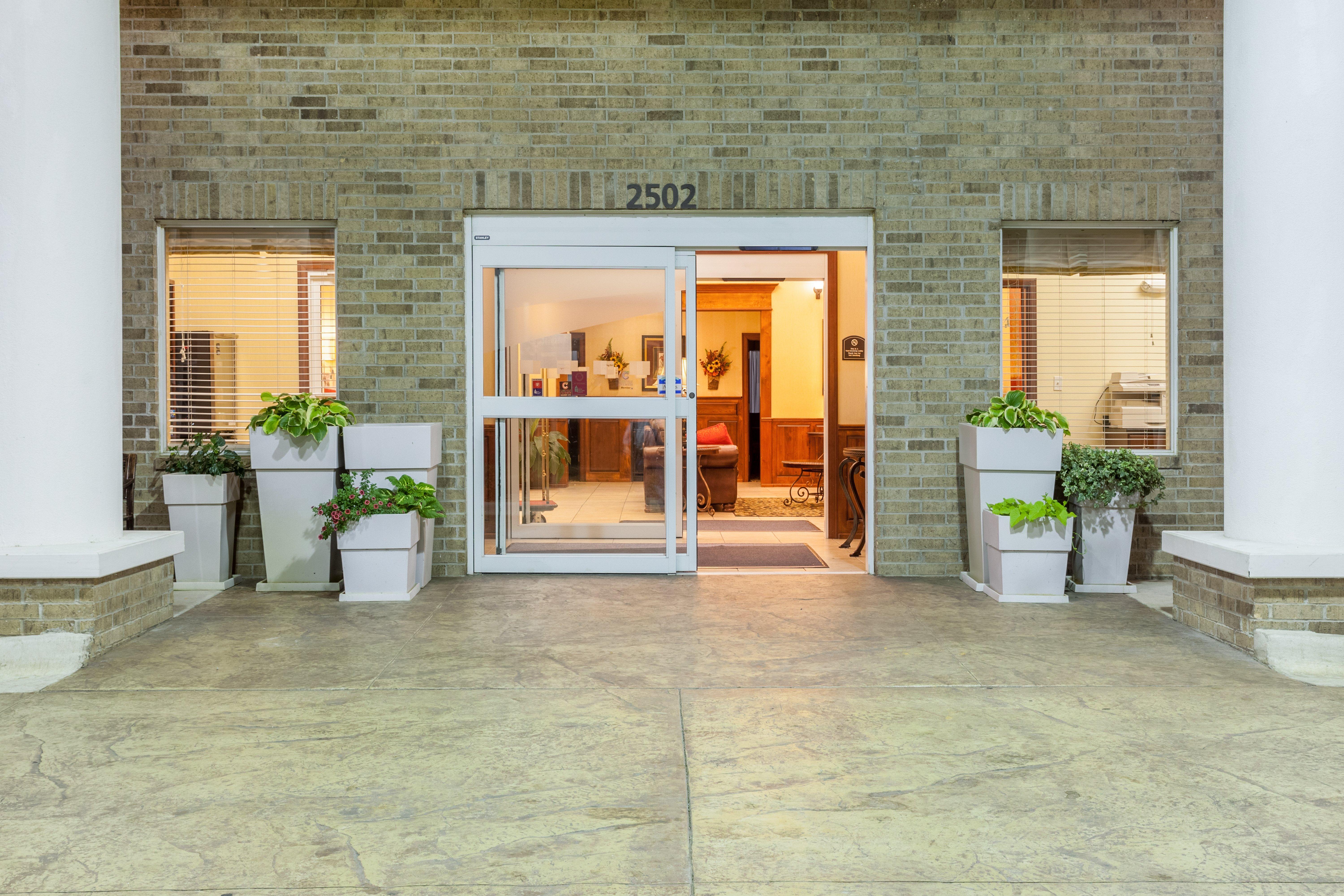 Holiday Inn Express Hotel & Suites Clarksville Екстериор снимка