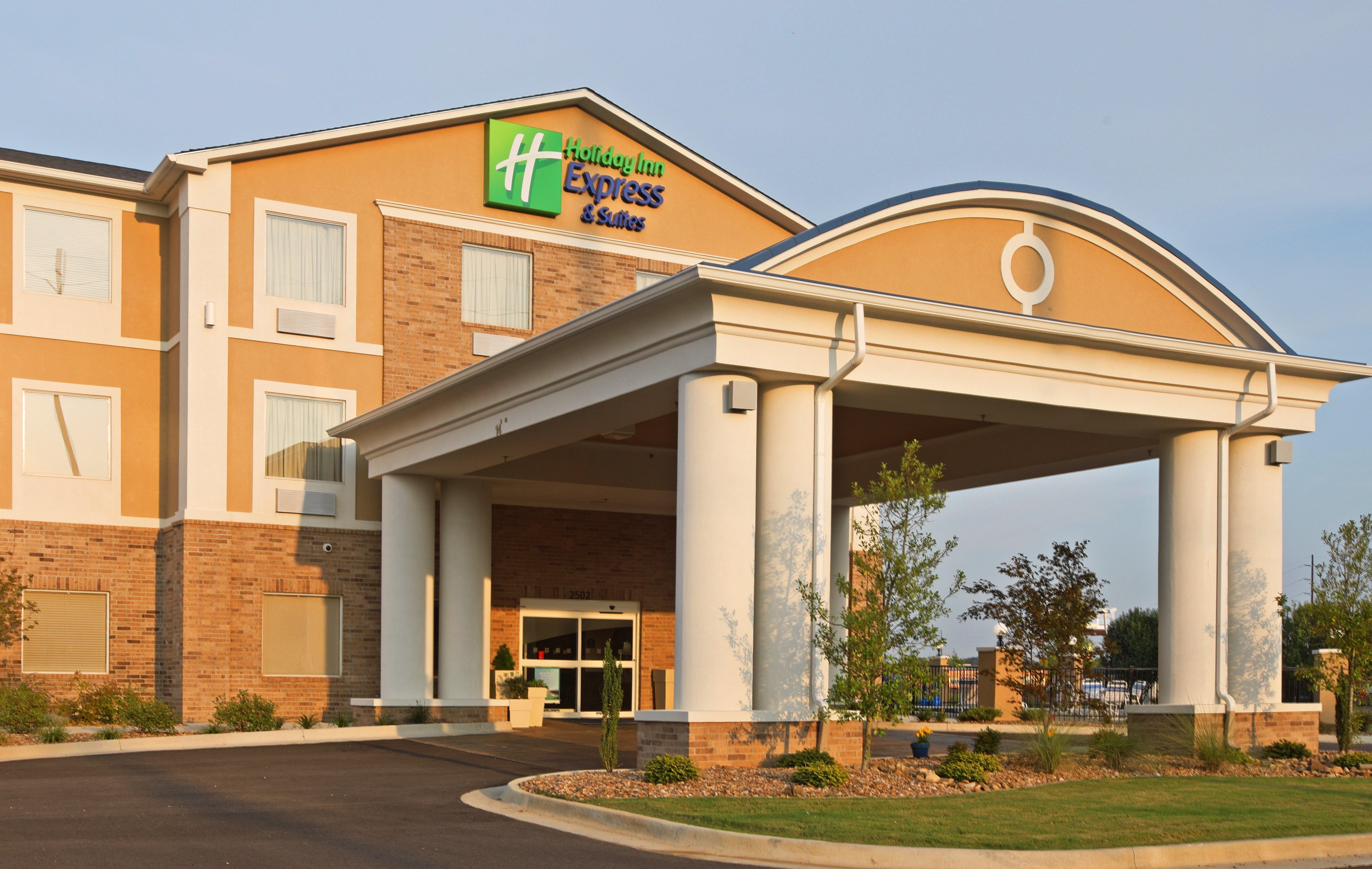 Holiday Inn Express Hotel & Suites Clarksville Екстериор снимка