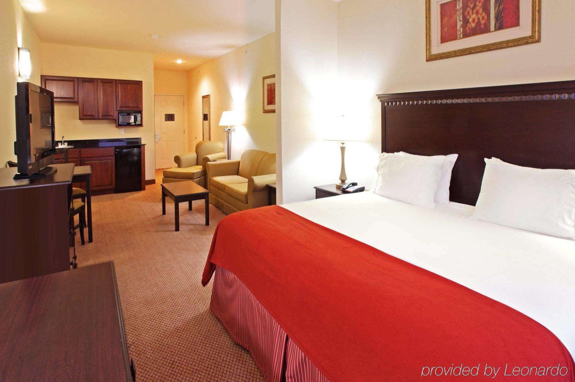 Holiday Inn Express Hotel & Suites Clarksville Екстериор снимка